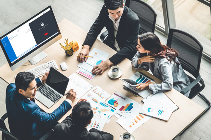 MiCollab A4 Meeting with MiCollab on desktop-720×480